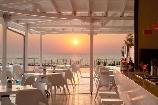Adorable 2 Floors Two Bedroom Vacation Maisonette Nea Poteidaia Exterior foto